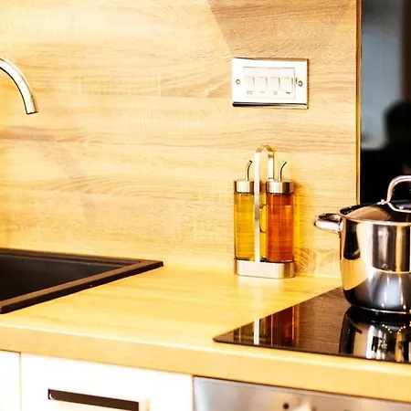 Luxury Stay, Private, Parking, Jq Gem- Pluxa Blue Marble Luxury Birmingham
